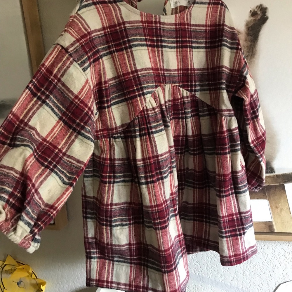 NEW Zara red/cream dress. Perfect for the holidays. 4/5t